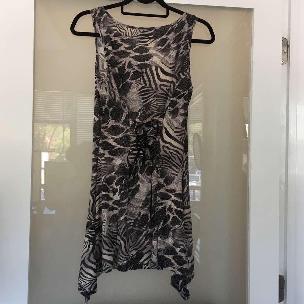 Black and white short dress